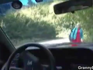 Old slut gets nailed in the car by a stranger